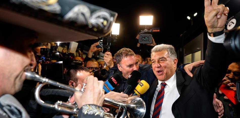 爱游戏登入-拉波尔塔:这届任期我将打造一支顶级球队,继续壮大巴萨阵容